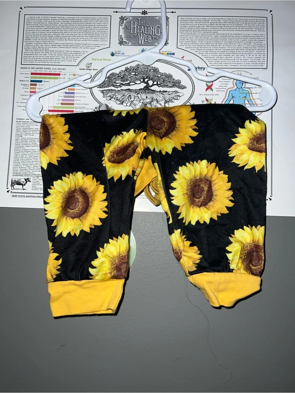 SHEIN Black Sunflower Print Kids Pants with Yellow Trim